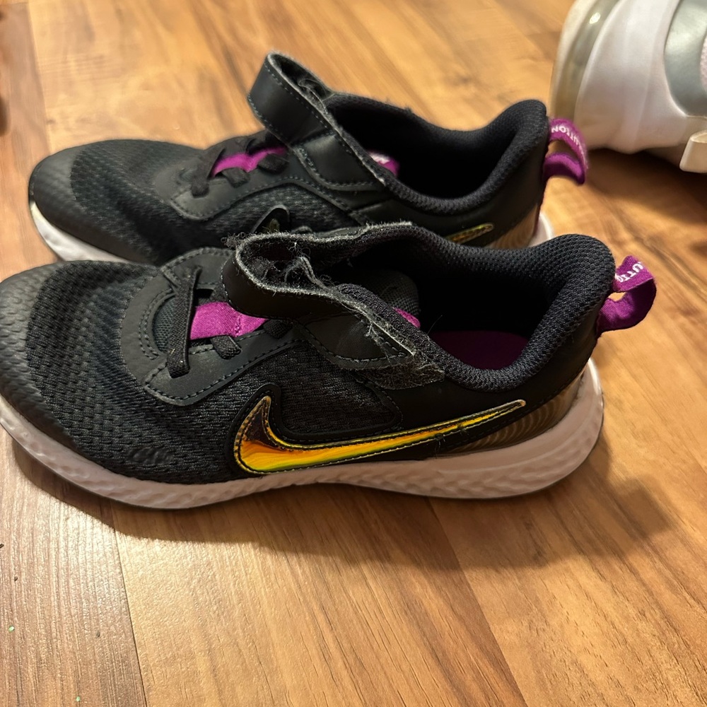 Girls Nike size 13 C